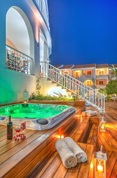 bitzaro palace hotel kalamaki zakynthos