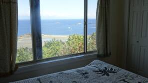 1 bedroom, premium bedding, free WiFi