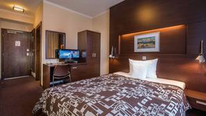 Minibar, desk, iron/ironing board, free WiFi