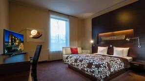 Minibar, desk, iron/ironing board, free WiFi