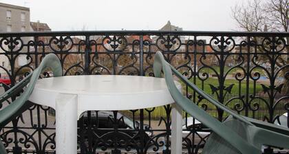 Le Voltaire