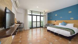 Premium bedding, pillowtop beds, individually furnished, blackout drapes