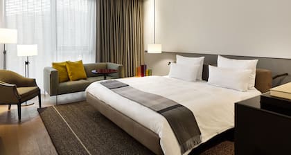 Roomers Baden-Baden, Autograph Collection