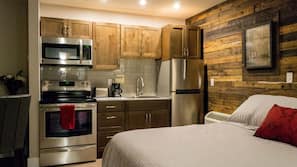Premium bedding, down comforters, pillowtop beds, iron/ironing board