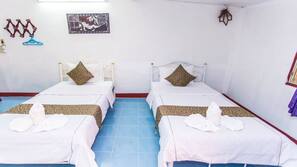 Desk, rollaway beds, free WiFi