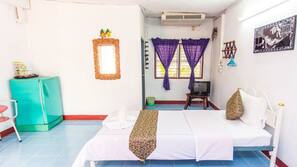 Desk, rollaway beds, free WiFi