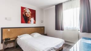In-room safe, desk, iron/ironing board, free WiFi