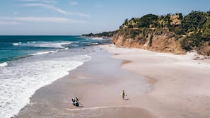Ubicación a pie de playa y masajes en la playa