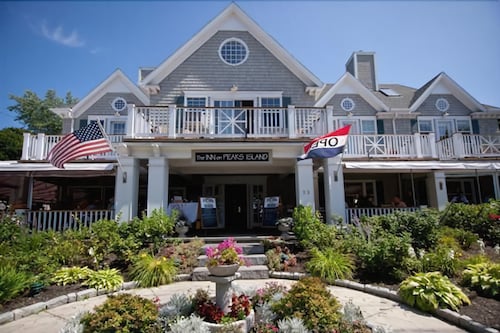 Inn On Peaks Island 2018 Room Prices Deals Reviews Expedia Hotel Front Evening Night Featured Image