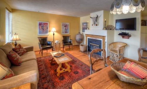 Check Expedia for Availability of Otra Vez en Santa Fe