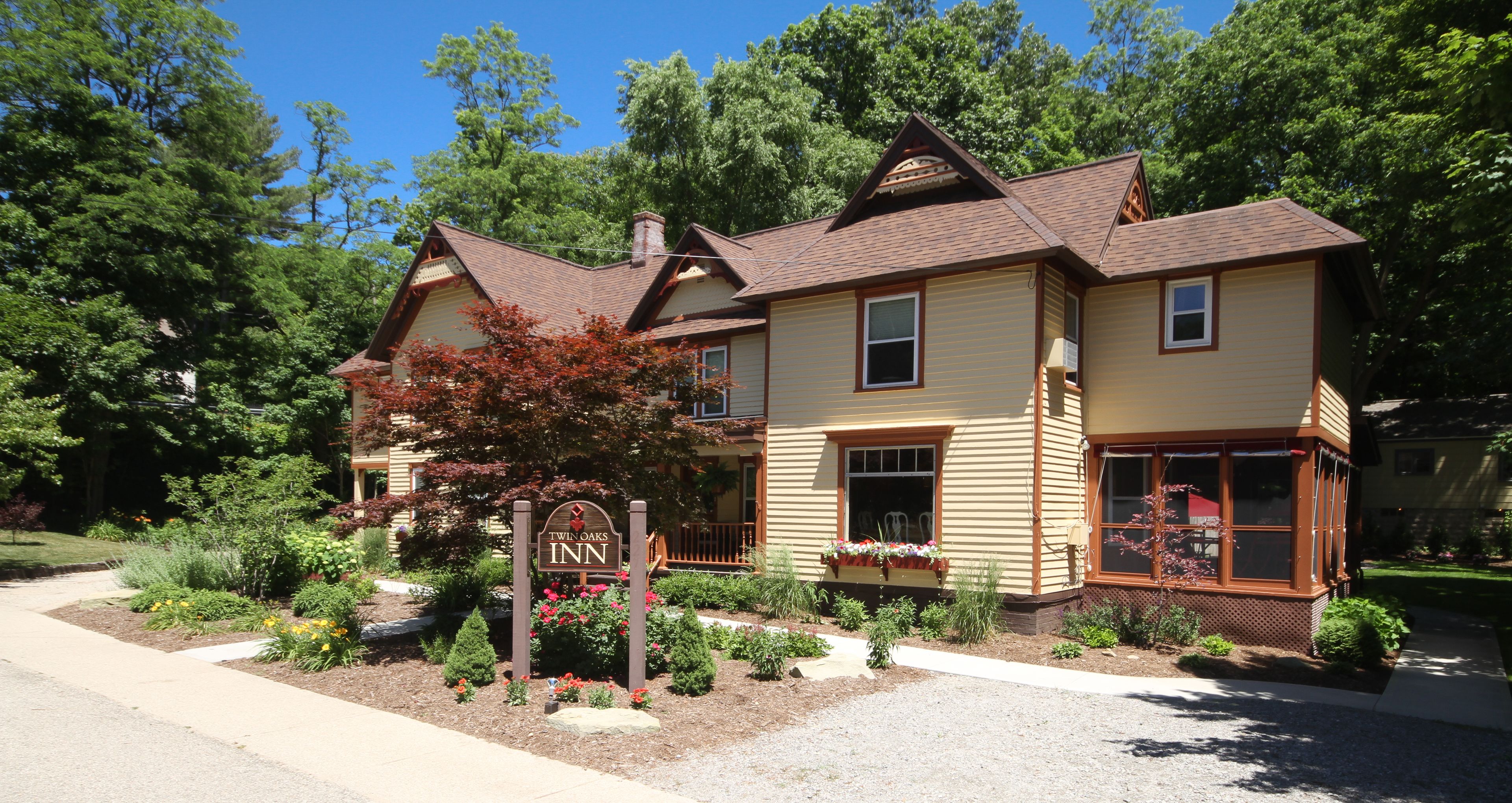 Twin Oaks Inn in Natchez, United States