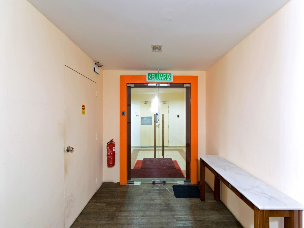 Oyo 137 1st Centro Hotel Kuala Lumpur Room Prices - 