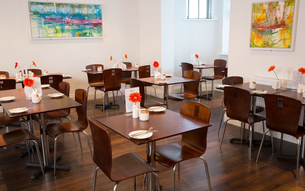 Breakfast area, The Grosvenor Plymouth