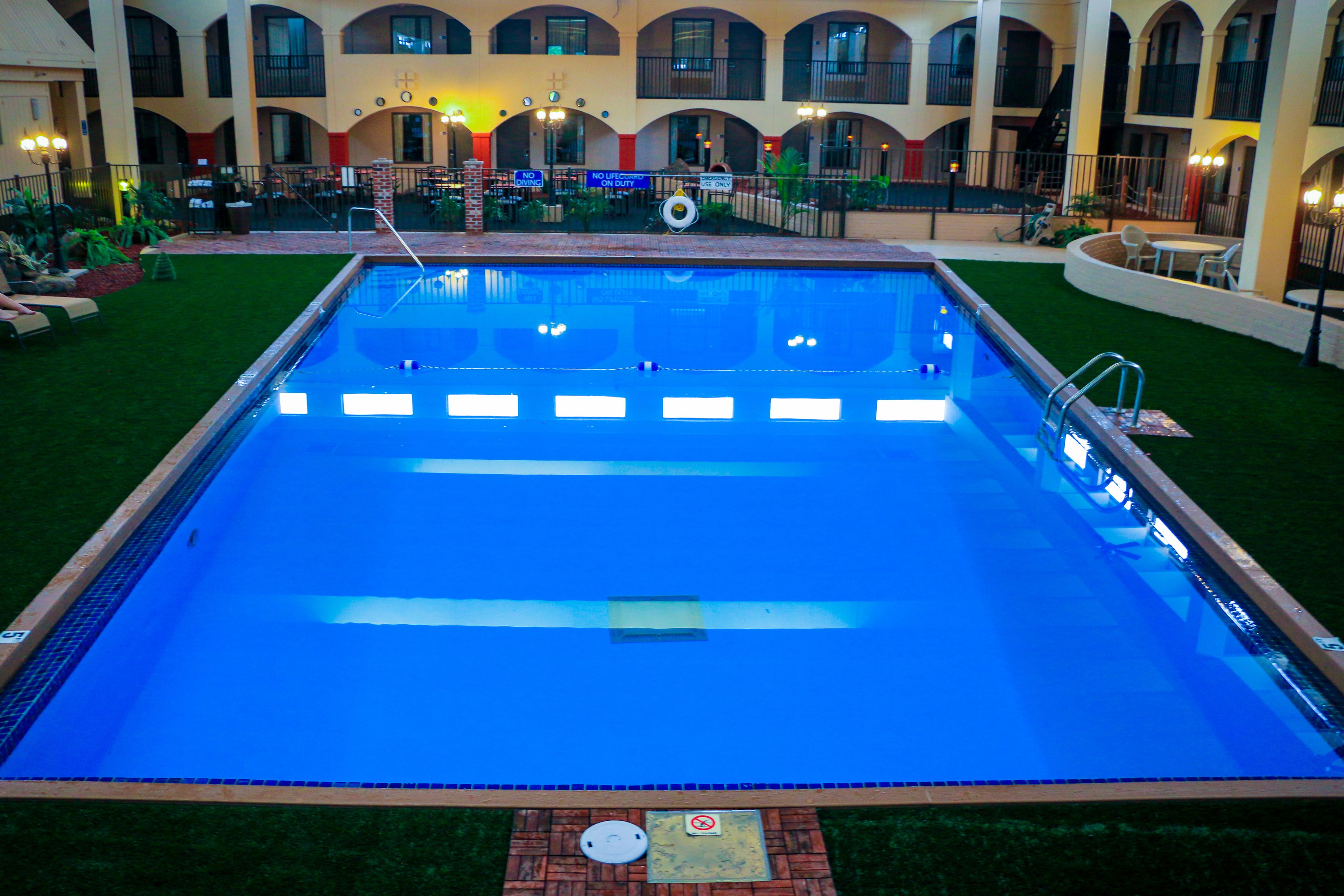 Suite Dreams Hotel in Effingham, United States