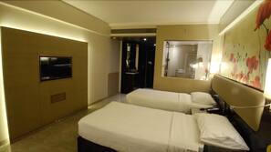 Premium bedding, in-room safe, desk, blackout curtains