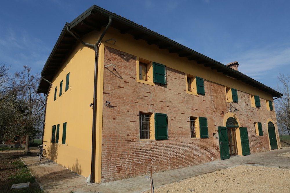 La Barchessa Country House in Budrio, Italy