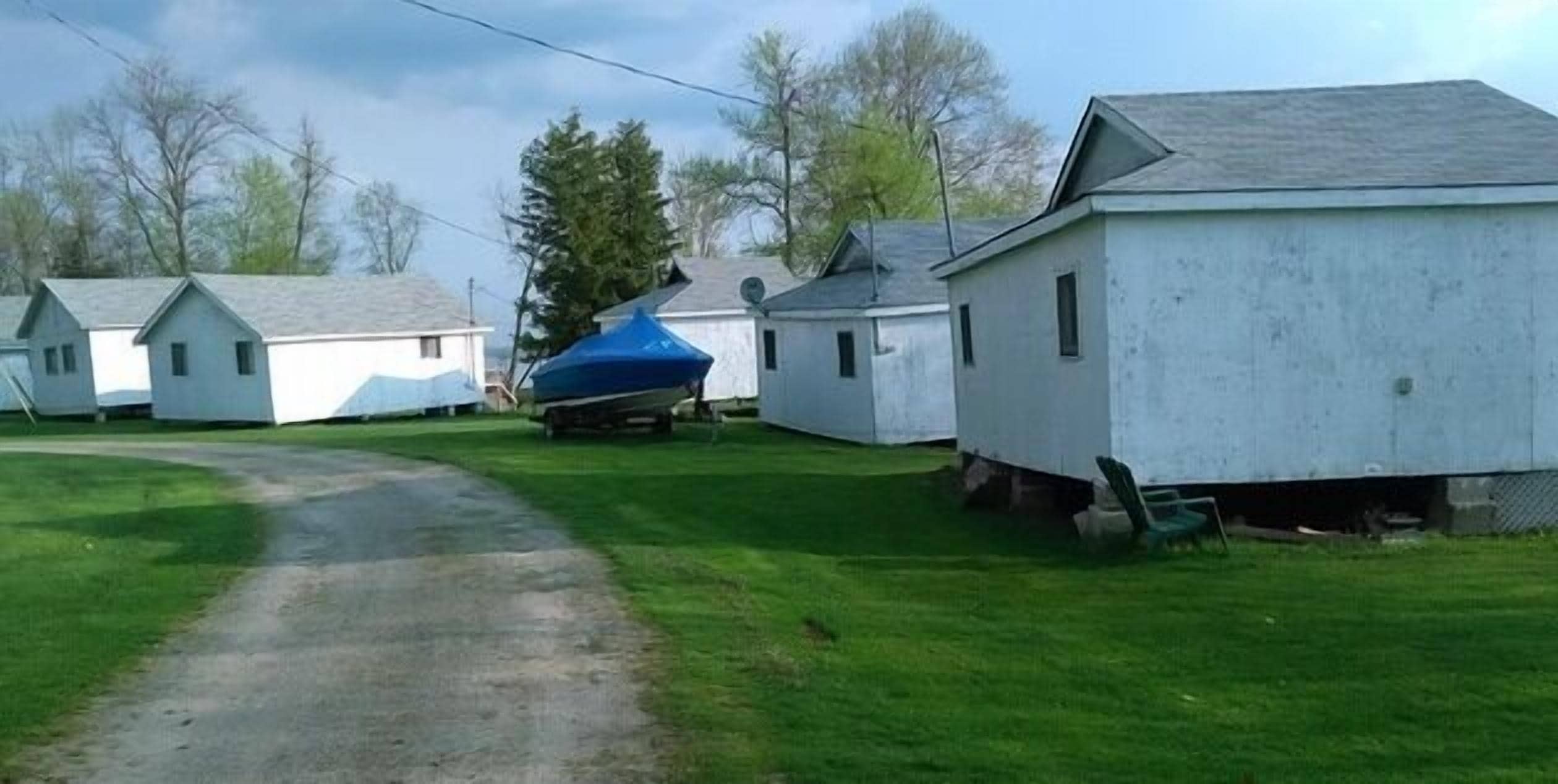 Poplar Grove Fishing Camp in Lakefield, Canada