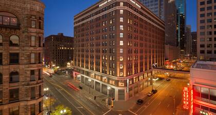 Embassy Suites by Hilton Minneapolis Downtown