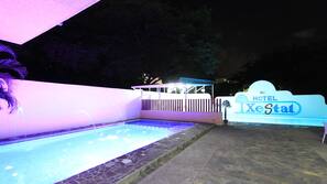 2 piscinas al aire libre