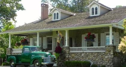 1837 Cobblestone Cottage
