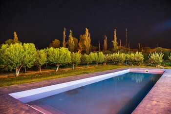 union deposit sneaker villa