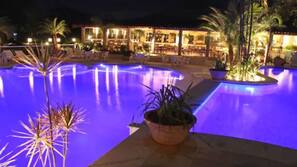 2 piscinas externas
