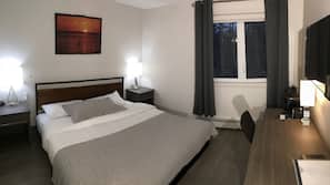 Iron/ironing board, free WiFi, linens