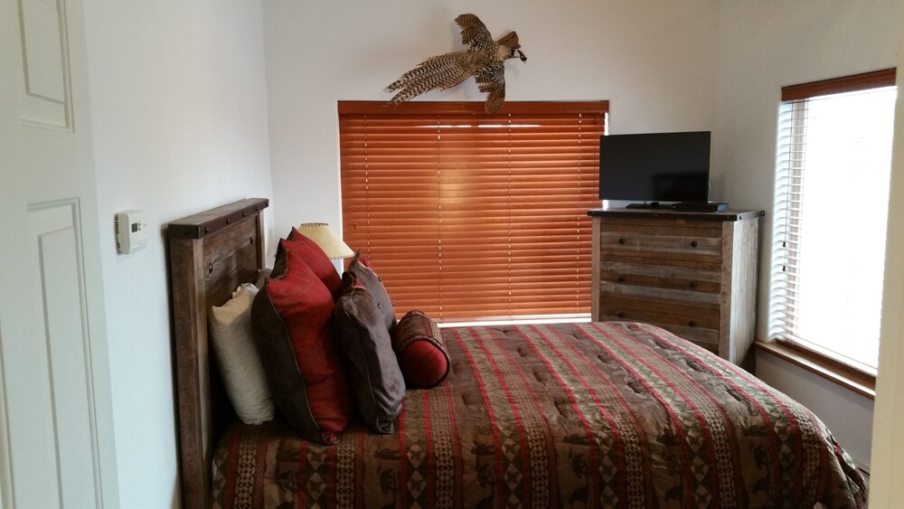 Alaska's Gold Creek Lodge Deals & Reviews (King Salmon, USA) Wotif