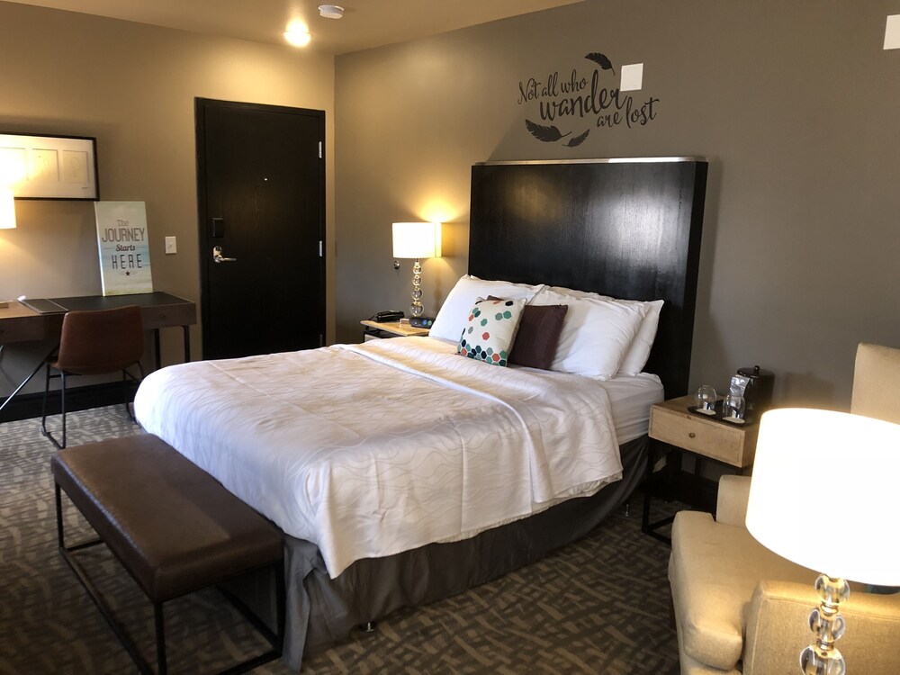 Hotel Del Sol Boutique Phoenix Airport Reviews Photos Rates Curly Selected Item