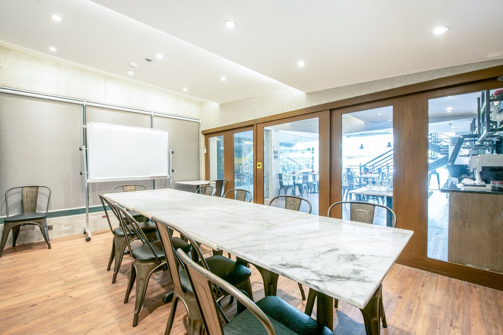 Photo - Solace Hotel