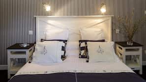 Minibar, in-room safe, blackout curtains, free WiFi