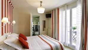 Minibar, in-room safe, blackout curtains, free WiFi