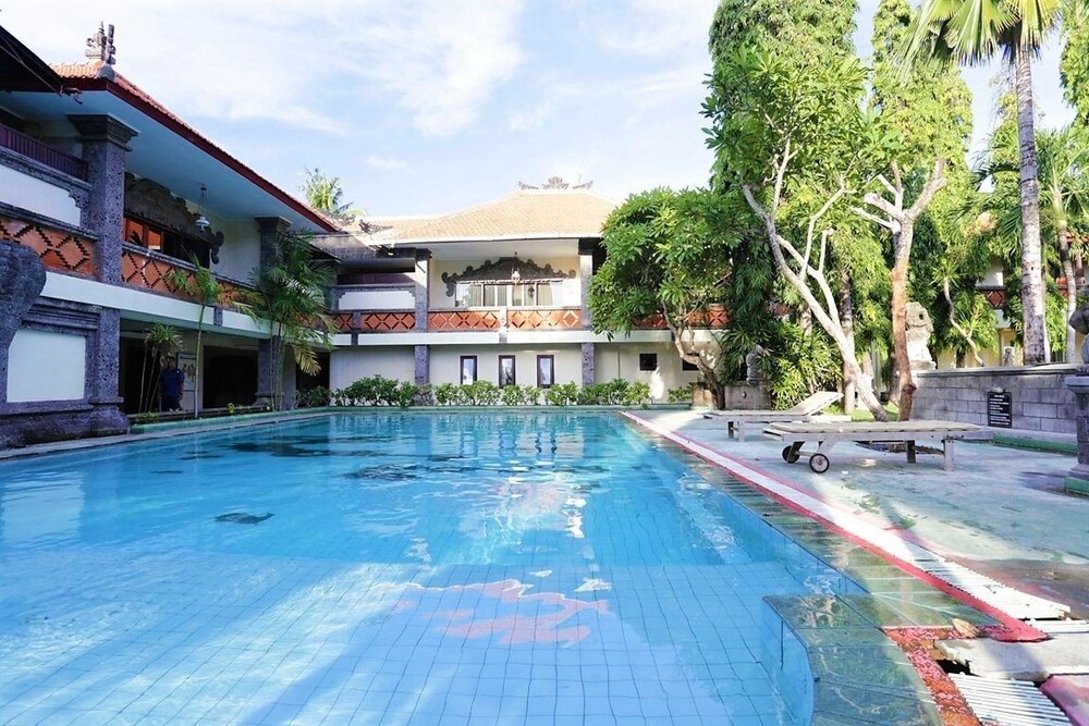 Reddoorz Near Kuta Beach In Hotel Rates Reviews On Orbitz Reddoorz Near Kuta Beach 3 0 Out Of 5 Terrace Patio Featured Image