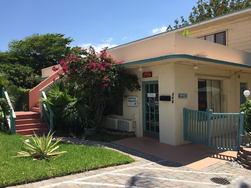 Hotels cheap hotel & motel room deals rates