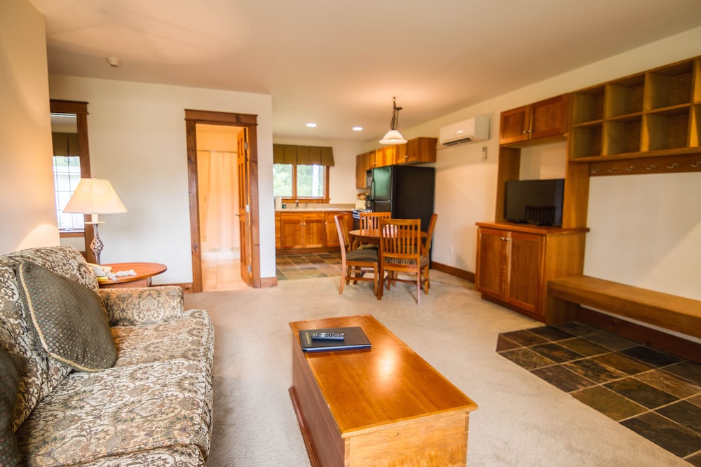 Winwood Inn & Condominiums