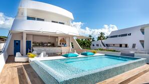2 piscinas al aire libre