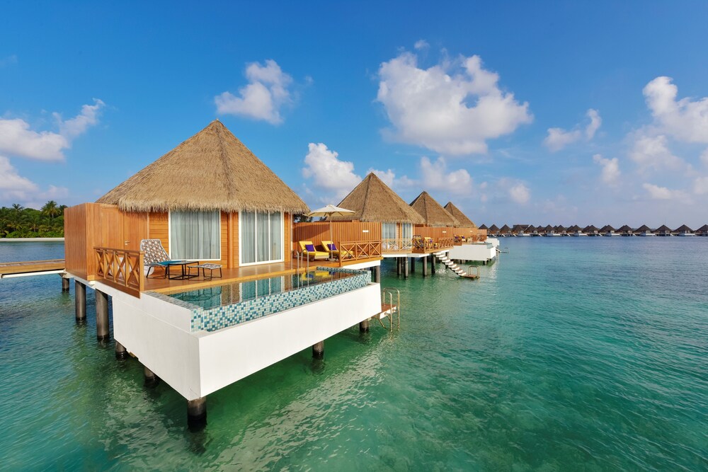 Mercure Maldives Kooddoo Resort - Reviews, Photos & Rates - ebookers.com