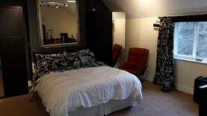 Premium bedding, individually decorated, iron/ironing board, free WiFi