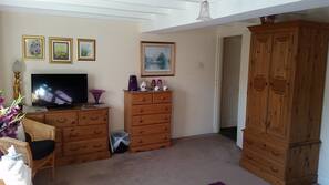Premium bedding, individually decorated, iron/ironing board, free WiFi