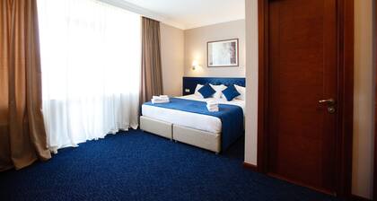 Cruise Hotel