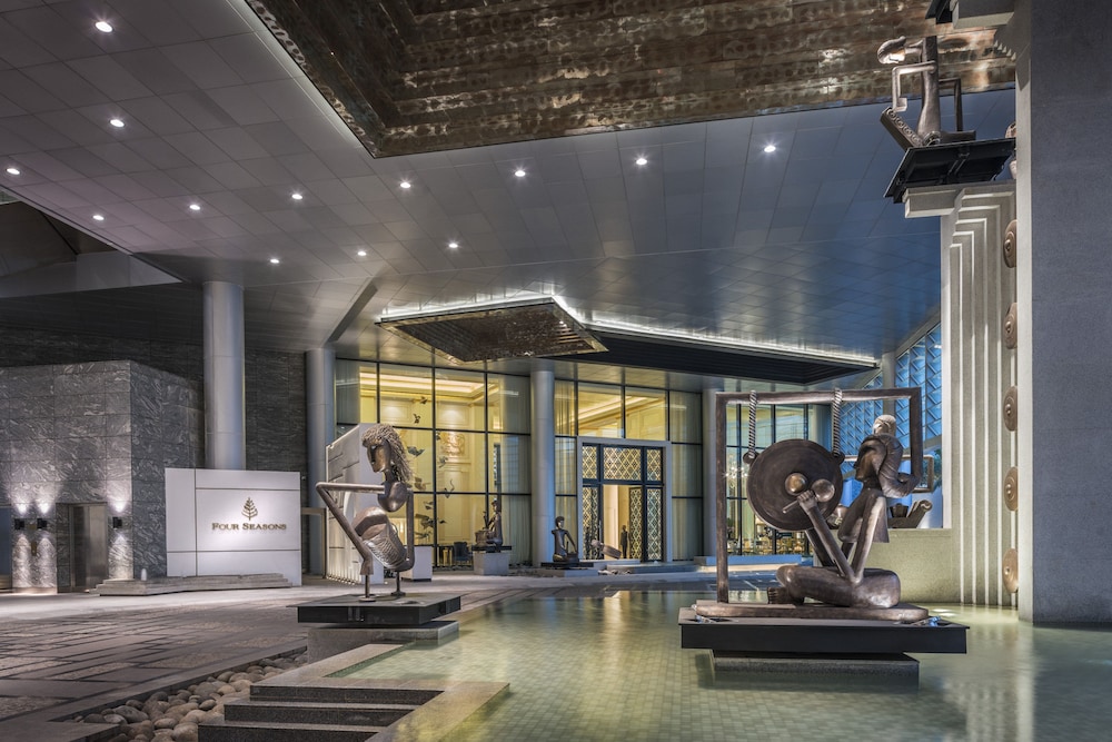 Four Seasons Hotel Jakarta 2019 Room Prices 143 Deals Reviews Four Seasons Hotel Jakarta 5 0 Out Of City View Lobby