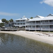 Cedar Key Beach Hotels Oceanfront From 80 Travelocity Island Place Inium Ociation Inc