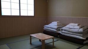 Free WiFi, linens
