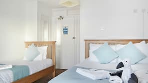 Hypo-allergenic bedding, iron/ironing board, free WiFi, linens