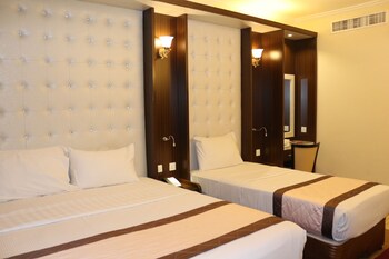 Al Khaleej Grand Hotel Reviews Photos Rates Ebookerscom - 