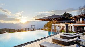 Indoor pool, 2 outdoor pools, pool umbrellas, sun loungers