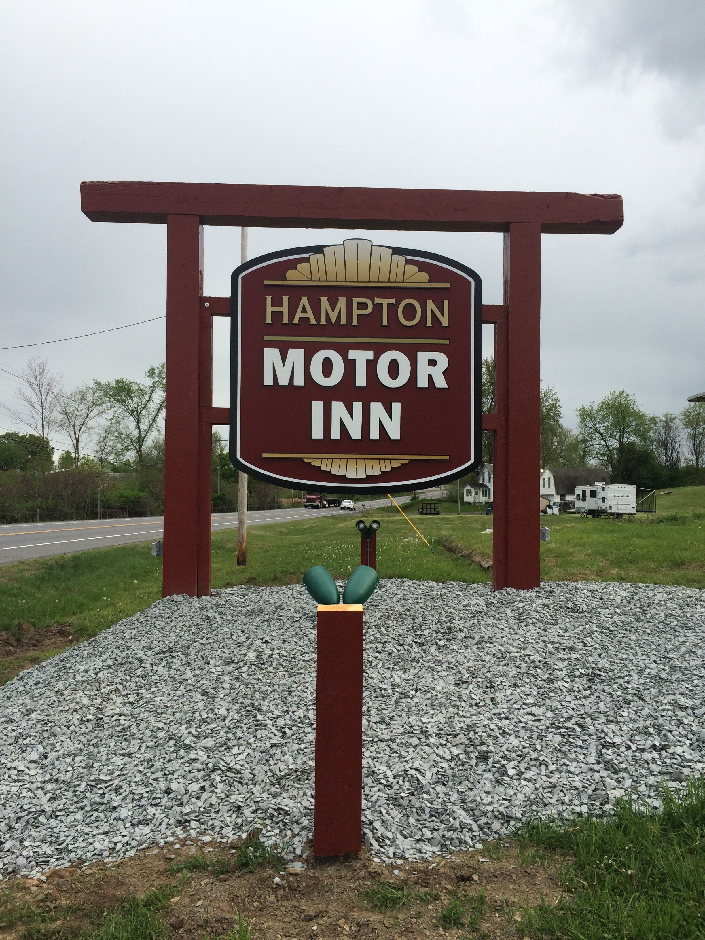 Hampton Motor Inn in Low Hampton, United States