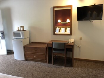 Golden Eagle Inn Jackson Hole 2020 Room Prices Reviews