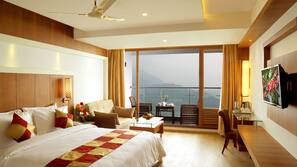 Premium bedding, minibar, in-room safe, desk