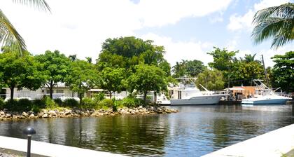 Riviera Luxury Living at River Oaks Marina and Tower